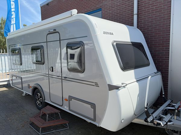 Afbeelding Eriba Novaline 442 MODEL 2026 | LENGTEBEDDEN